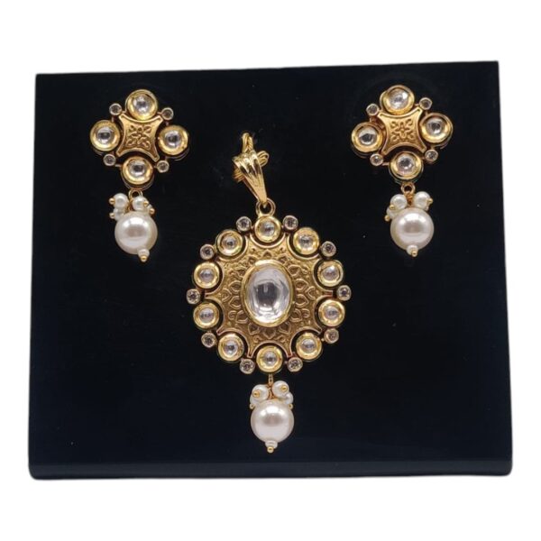 Golden Pendants 14