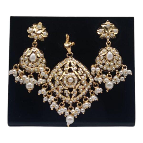 Golden Pendants 31