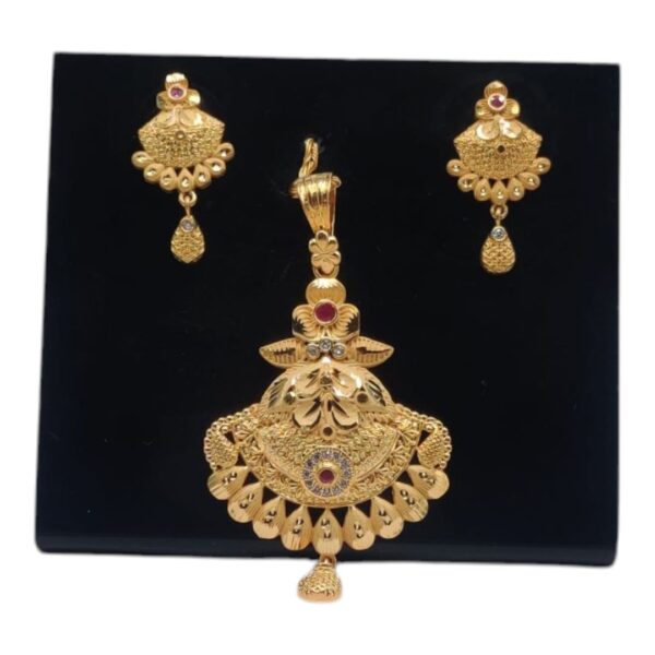 Golden Pendants 32