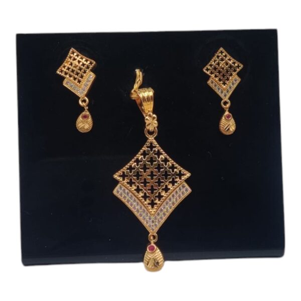 Golden Pendants 1